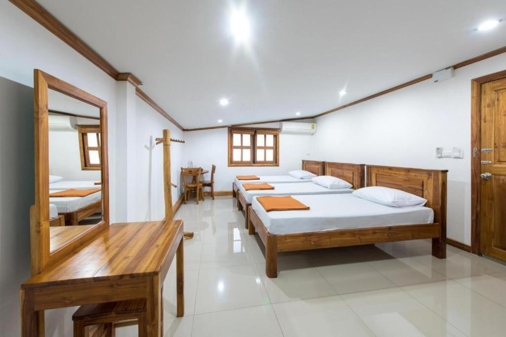Thongphaphum Place Exterior foto
