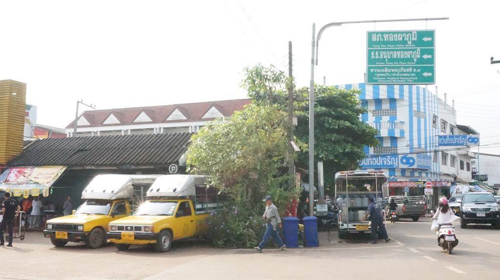 Thongphaphum Place Exterior foto